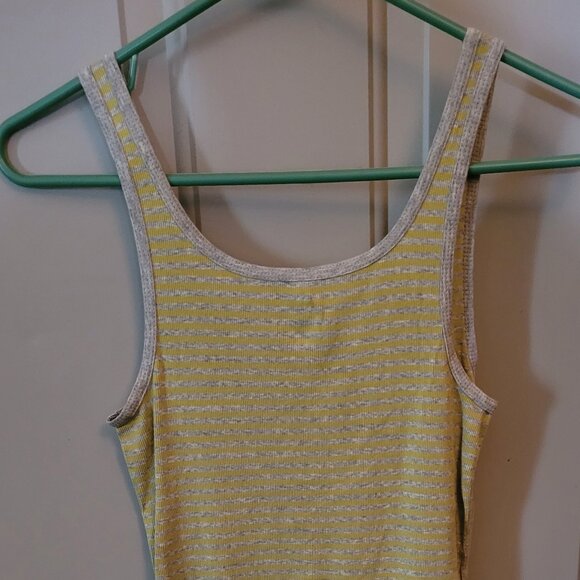 NWT's Yellow and Gray Mossimo Tank Top Junior Size Large - Picture 3 of 3